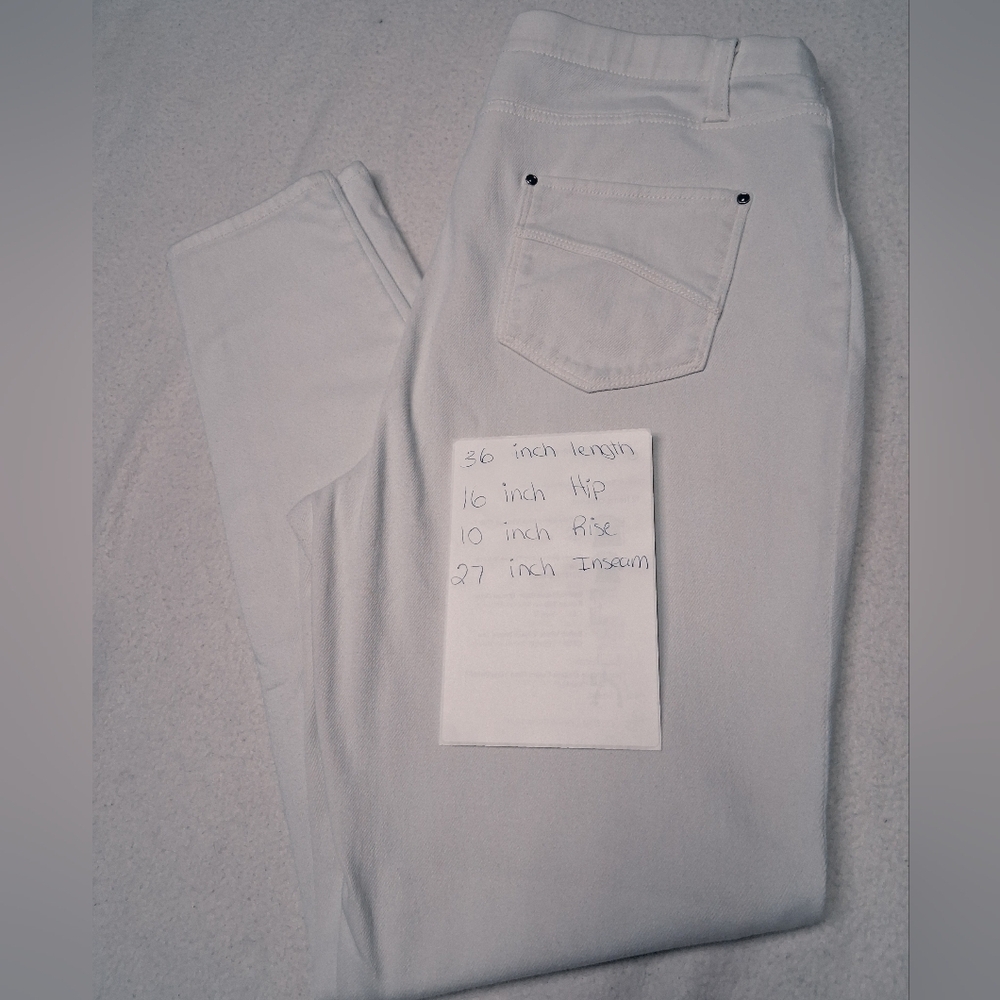 Time and Tru White Apparel